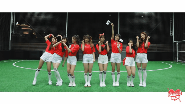 Tranh thủ World Cup 2018, girlgroup Kpop tung video vũ đạo ủng hộ đội nhà - Ảnh 1.