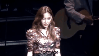 Taeyeon hát hỏng rồi ăn vạ với đôi mắt ướt lệ ngay trên sân khấu - Ảnh 2.