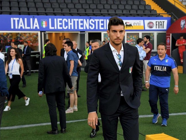 Nhìn vào dàn cực phẩm này mới thấy đội tuyển Ý không tham gia World Cup quả là một sự đáng tiếc lớn! - Ảnh 39.