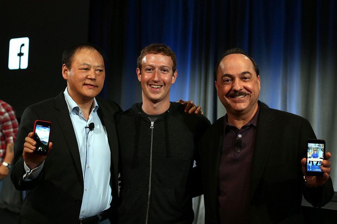 Scandal gần đ&acirc;y của Facebook c&agrave;ng xo&aacute;y th&ecirc;m v&agrave;o nỗi đau của Zuckerberg: Họ kh&ocirc;ng sở hữu một chiếc smartphone n&agrave;o cả - Ảnh 2.