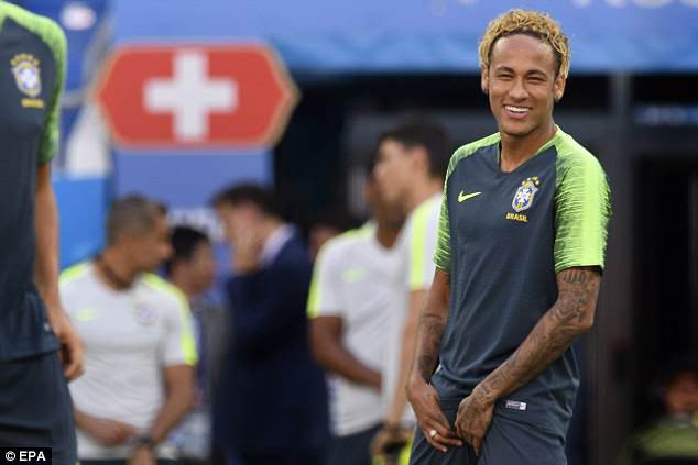 Neymar trước trận khai màn World Cup 2018 khoe mái tóc kỳ lạ - Ảnh 5.