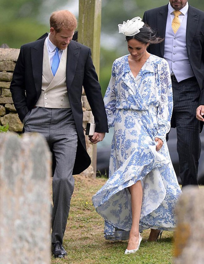 Đám cưới đặc biệt nhất hôm nay: cô dâu đeo vương miện của công nương Diana, Meghan Markle diện váy hơn trăm triệu tham dự - Ảnh 8.