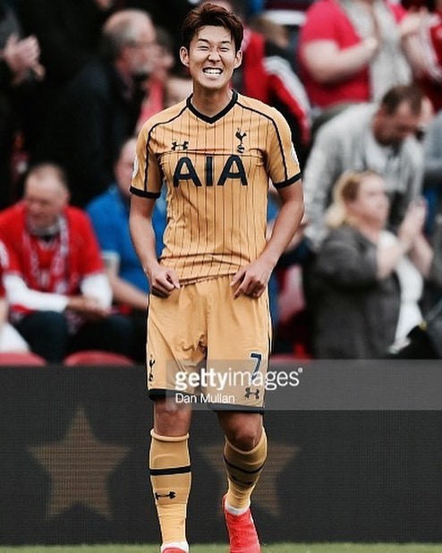 Son Heung-min: Chàng cầu thủ Hàn Quốc siêu dễ thương với đôi mắt một mí cùng nụ cười tươi như nắng chiều  - Ảnh 13.