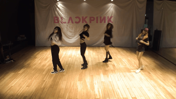 YG cái gì cũng đủ, chỉ thiếu mỗi đèn phòng tập cho Black Pink luyện vũ đạo - Ảnh 5.