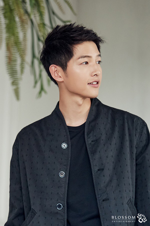 Song Joong Ki sẽ tái ngộ đạo diễn "Người Sói" trong phim mới - Ảnh 3.