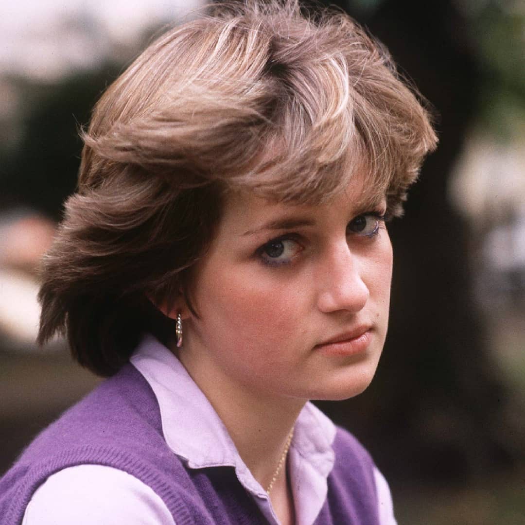 Bí mật đằng sau mái tóc ngắn hoàn hảo của của Công nương Diana sẽ khiến bạn càng ngưỡng mộ  sự kín đáo của bà - Ảnh 2.