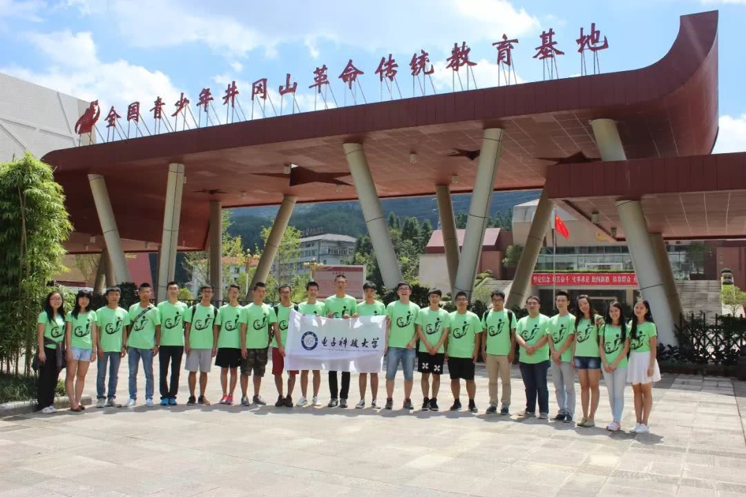 Lớp học nhà người ta: quy tụ 40 học sinh giỏi nhất các trường, nhận quỹ học bổng du học lên đến 35 tỷ đồng! - Ảnh 4. Lớp học nhà người ta: quy tụ 40 học sinh giỏi nhất các trường, nhận quỹ học bổng du học lên đến 35 tỷ đồng! - Ảnh 4.