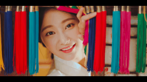 MOMOLAND mặc Hanbok quẩy tung nóc trong clip nhá hàng MV mới - Ảnh 2.