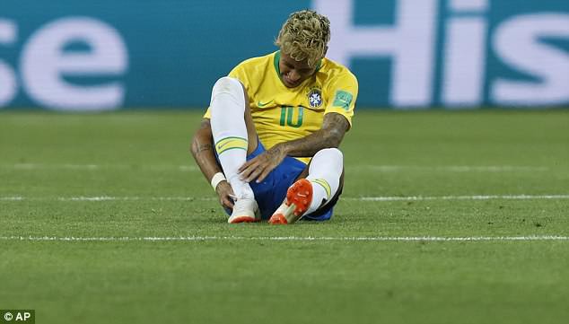 Neymar lại khiến người hâm mộ đội Brazil “ngồi trên đống lửa” - Ảnh 1.