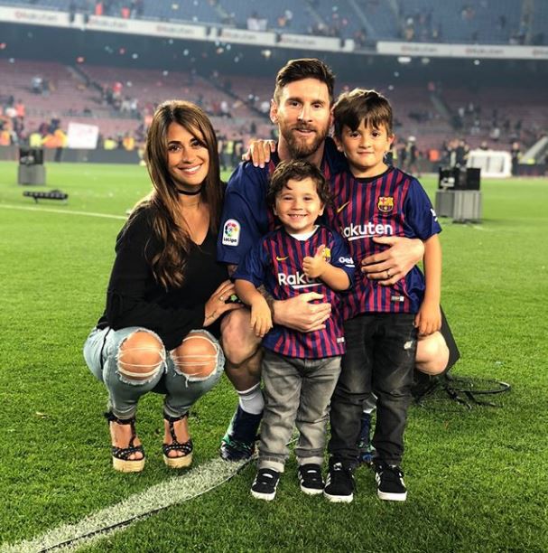 Antonella đăng ảnh cả gia đình, gửi thông điệp ủng hộ tới Messi chơi tốt ở World Cup - Ảnh 2.