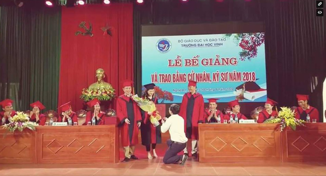 Thành tích học tập khủng của nữ sinh Nghệ An được thầy Phó bí thư cầu hôn ở lễ tốt nghiệp - Ảnh 1.