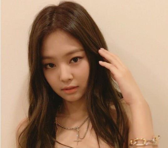 Black Pink Jennie lộ ảnh cởi trần hoàn toàn và sự thật được tiết lộ? - Ảnh 3.