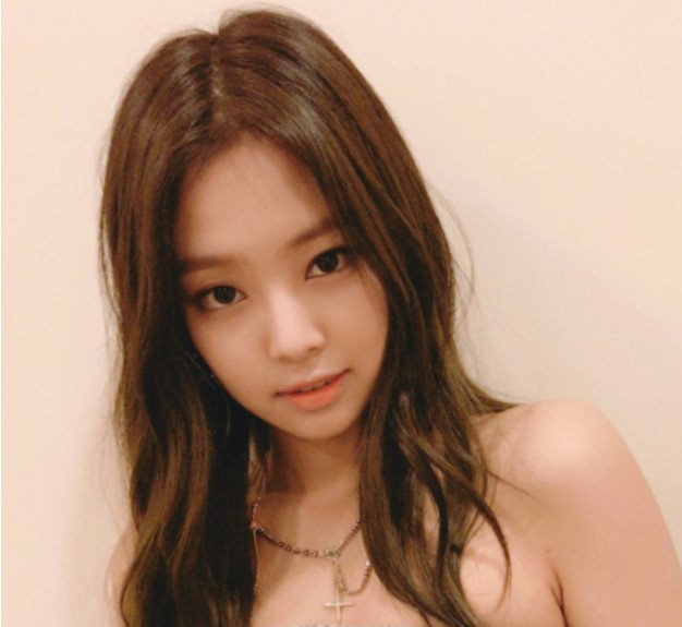 Sốc Với Hình ảnh Mỹ Nhân Jennie Black Pink Cởi Trần Hoàn Toàn Và Sự Thật đằng Sau đó đã được 