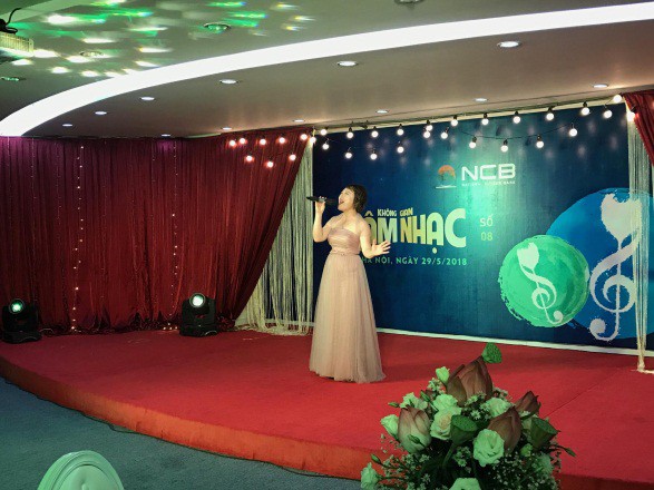 S&acirc;u lắng với đ&ecirc;m nhạc &ldquo;G&oacute;c phố nơi anh hẹn&rdquo; của Ng&acirc;n h&agrave;ng TMCP Quốc D&acirc;n - Ảnh 4.