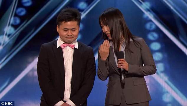 Anh chàng khỏa thân bị phản đối dữ dội tại Got Talent Mỹ - Ảnh 1.