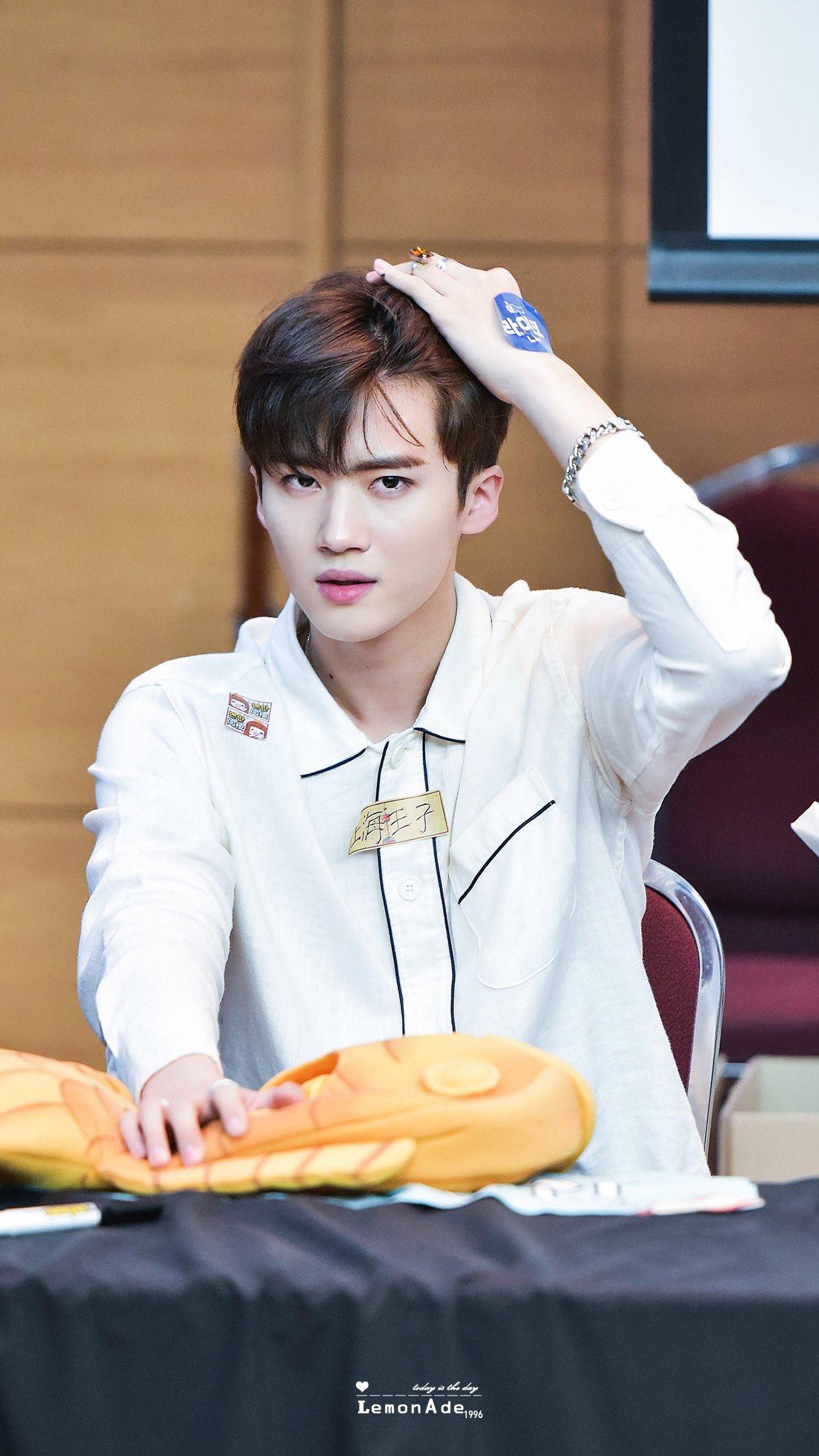 Hội visual Kpop có tiếng nhưng... kém miếng: Mờ nhạt, bị xem thường, có người lăn lộn mãi vẫn vô danh - Ảnh 13. Hội visual Kpop có tiếng nhưng... kém miếng: Mờ nhạt, bị xem thường, có người lăn lộn mãi vẫn vô danh - Ảnh 13.