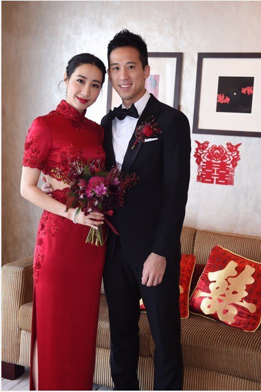 Cô dâu Hồng Kông từng gây sốt vì đeo trang sức 60 tỷ trong hôn lễ ngày ấy nay đã sinh con trai đầu lòng - Ảnh 3. Cô dâu Hồng Kông từng gây sốt vì đeo trang sức 60 tỷ trong hôn lễ ngày ấy nay đã sinh con trai đầu lòng - Ảnh 3.