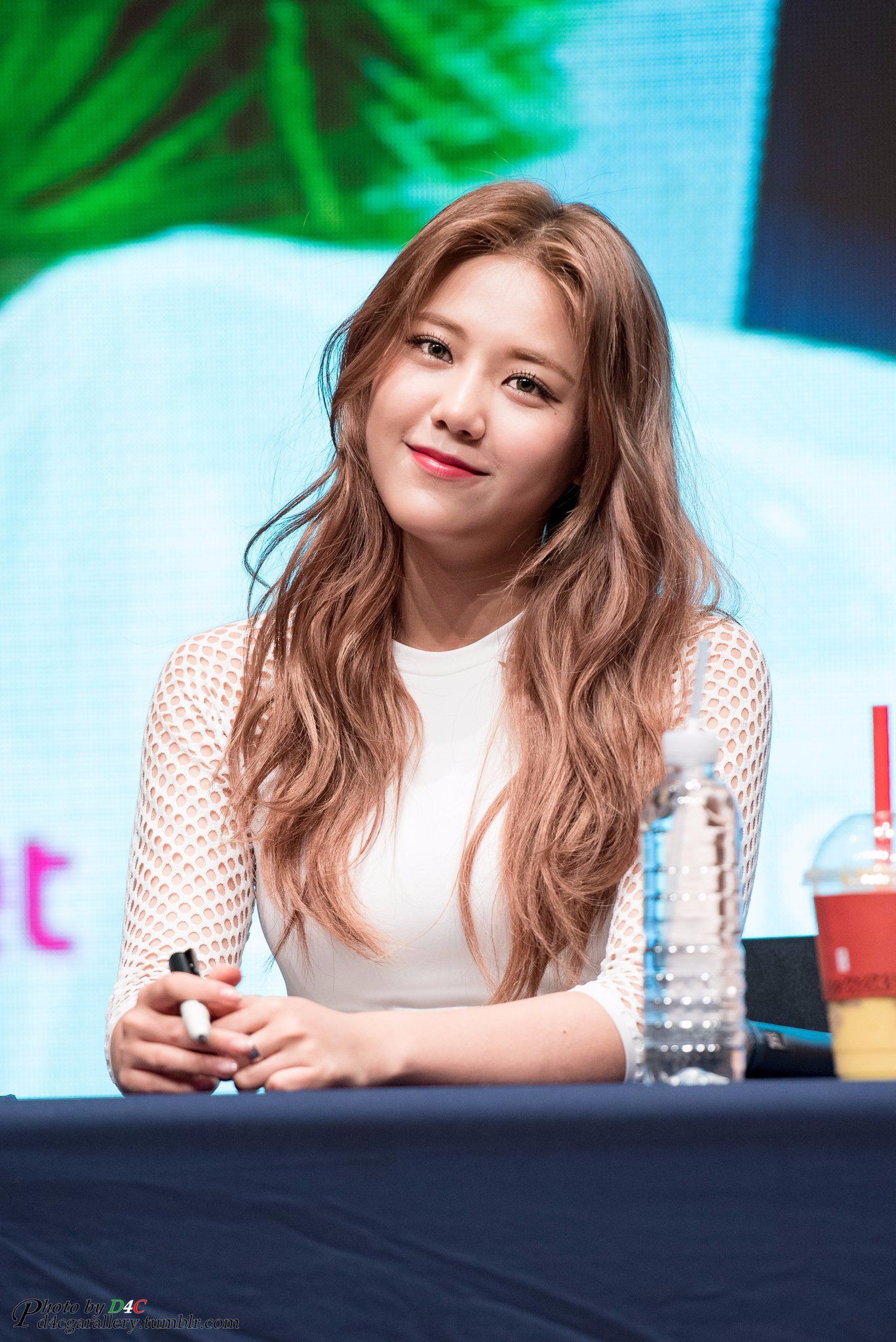 Hội visual Kpop có tiếng nhưng... kém miếng: Mờ nhạt, bị xem thường, có người lăn lộn mãi vẫn vô danh - Ảnh 10. Hội visual Kpop có tiếng nhưng... kém miếng: Mờ nhạt, bị xem thường, có người lăn lộn mãi vẫn vô danh - Ảnh 10.