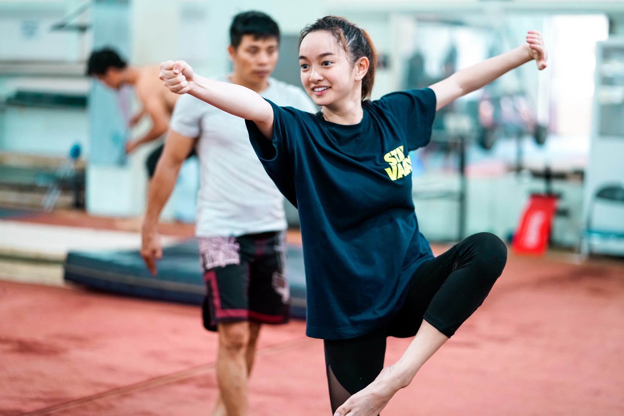 Kaity Nguyễn cật lực tập ballet cho phim mới nhưng fan chỉ thấy... tức cười! - Ảnh 2.