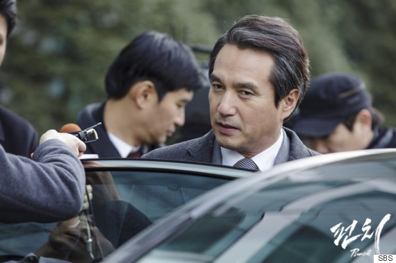 SBS tung bài phỏng vấn chấn động: Ông bố quốc dân lại bị nữ diễn viên Nhật cáo buộc hiếp dâm trong nhà vệ sinh - Ảnh 1. SBS tung bài phỏng vấn chấn động: Ông bố quốc dân lại bị nữ diễn viên Nhật cáo buộc hiếp dâm trong nhà vệ sinh - Ảnh 1.