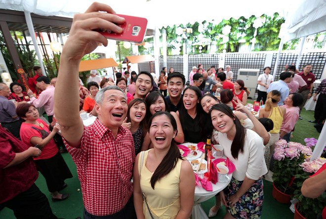 Hôm nay là ngày Quốc tế Selfie, tha hồ up ảnh lừa tình mà không bị đánh giá nhé! - Ảnh 4.