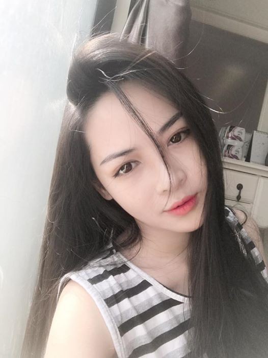 Hot girl PTTM Vũ Thanh Quỳnh trông như thế nào sau 3 năm dao kéo?  - Ảnh 2.