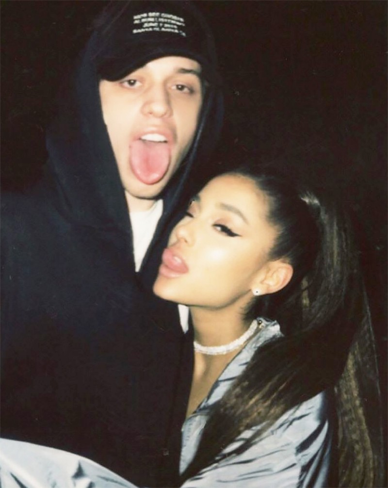 ariana-grande-pete-davidson-1-1529682703563934794286.jpg