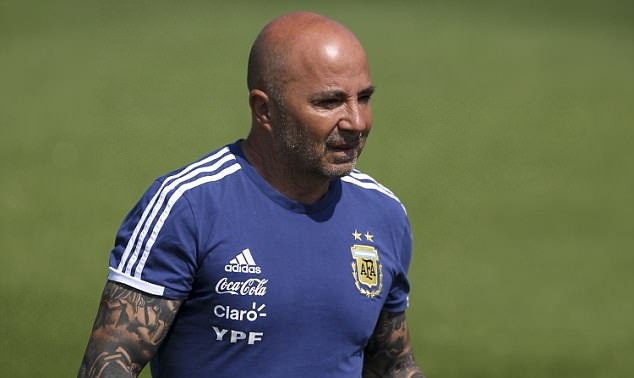 HLV Sampaoli bị tước quyền, Messi và đồng đội tự quyết đội hình đấu Nigeria - Ảnh 1.