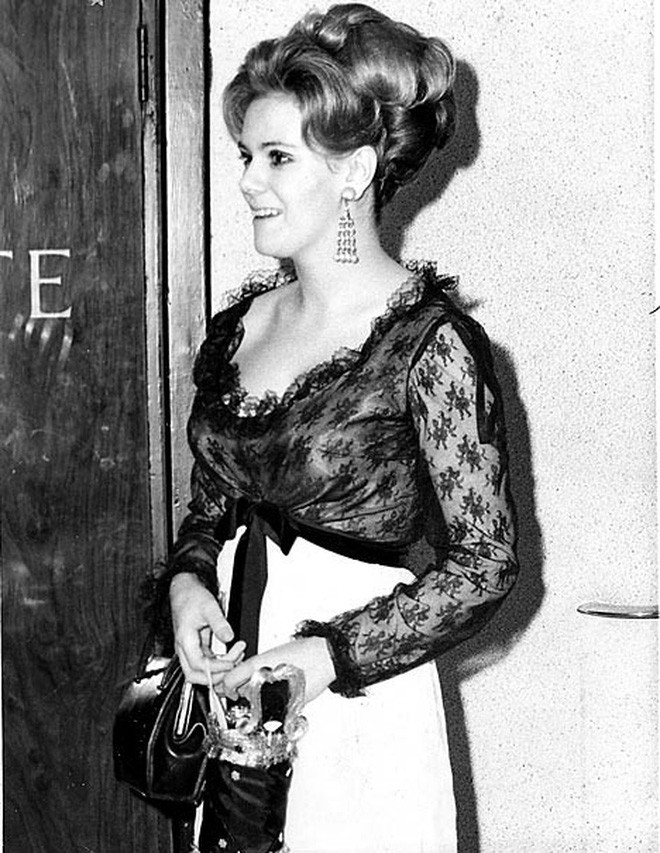 “Tình địch” số một của Công nương Diana - Camilla Parker chắc hẳn là người phụ nữ có phong cách thời trang giản dị nhất Hoàng gia Anh - Ảnh 7.