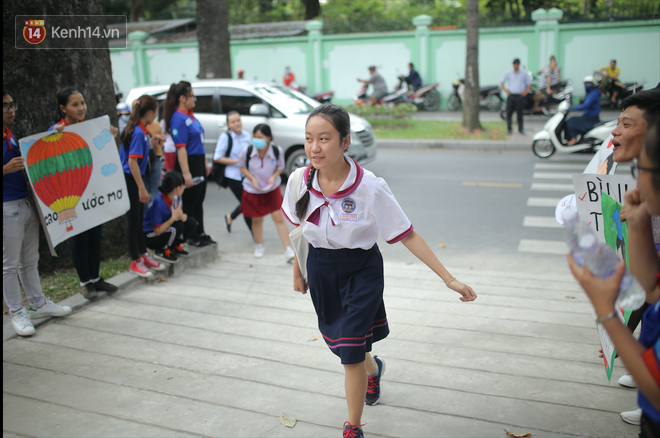 Thí sinh hoàn thành bài thi môn Toán: Người nhận xét khó, người nói phân loại được học sinh - Ảnh 43. Thí sinh hoàn thành bài thi môn Toán: Người nhận xét khó, người nói phân loại được học sinh - Ảnh 43.