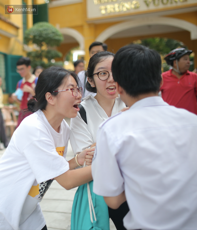 Thí sinh hoàn thành bài thi môn Toán: Người nhận xét khó, người nói phân loại được học sinh - Ảnh 39. Thí sinh hoàn thành bài thi môn Toán: Người nhận xét khó, người nói phân loại được học sinh - Ảnh 39.