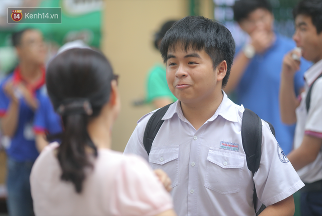 Thí sinh hoàn thành bài thi môn Toán: Người nhận xét khó, người nói phân loại được học sinh - Ảnh 41. Thí sinh hoàn thành bài thi môn Toán: Người nhận xét khó, người nói phân loại được học sinh - Ảnh 41.