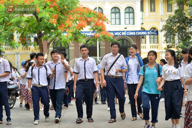 Đề Toán THPT Quốc gia: Đề dài 5 trang, khó quá sức, nhiều thí sinh không làm được bài - Ảnh 16.