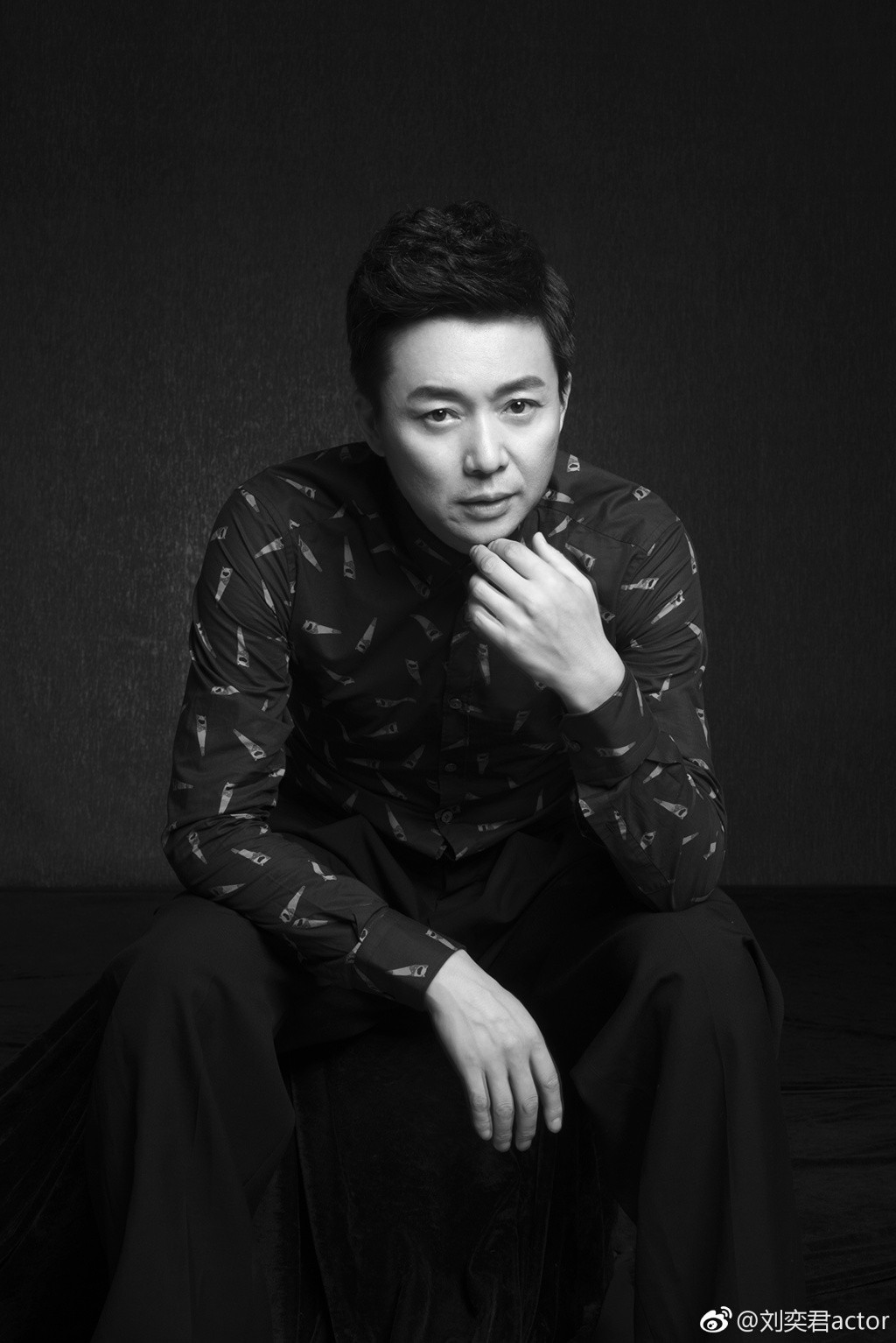 “Phù Dao” và dàn diễn viên ồn ào: Hoàng hậu vướng scandal quỵt tiền từ thiện, Trưởng Tôn lăng nhăng thích ăn vụng? - Ảnh 25. “Phù Dao” và dàn diễn viên ồn ào: Hoàng hậu vướng scandal quỵt tiền từ thiện, Trưởng Tôn lăng nhăng thích ăn vụng? - Ảnh 25.