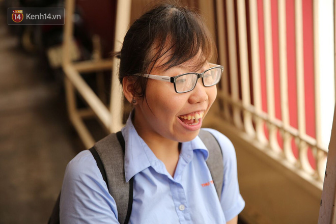 Nụ cười rạng rỡ, lạc quan của thí sinh khuyết tật với ước mơ trở thành giáo viên cho người khiếm thính - Ảnh 3.