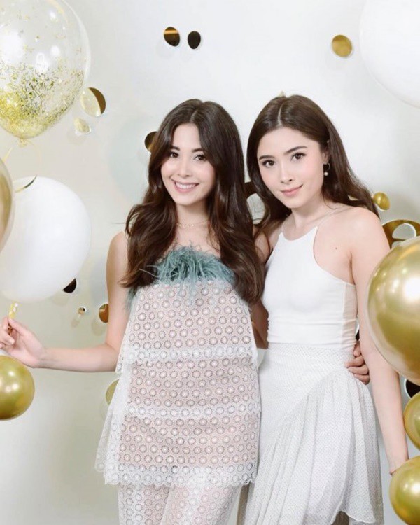 Xinh đẹp lại có gia thế khủng, cặp chị em sinh đôi người Thái được hâm mộ rần rần trên MXH - Ảnh 11.