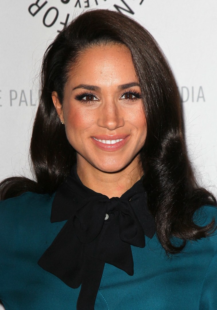 Nhật ký makeup của Meghan Markle: từ trước khi trở thành Công nương đã luôn trang điểm nhẹ nhàng, tinh tế, duy chỉ có một lần hơi lỗi - Ảnh 5. Nhật ký makeup của Meghan Markle: từ trước khi trở thành Công nương đã luôn trang điểm nhẹ nhàng, tinh tế, duy chỉ có một lần hơi lỗi - Ảnh 5.