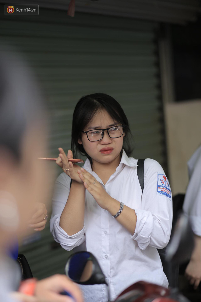 Giáo viên Chuyên Anh: Đề vừa sức với học sinh trường chuyên, điểm thi sẽ thấp hơn năm trước - Ảnh 3.