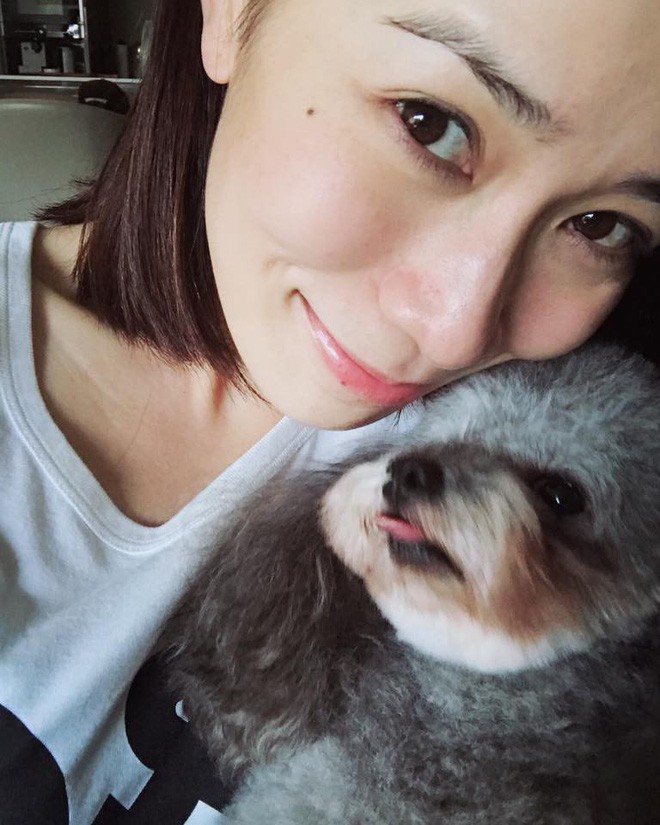 Bước sang tuổi 43, mỹ nh&acirc;n TVB Xa Thi Mạn chẳng ngại khoe mặt mộc trắng hồng kh&ocirc;ng t&igrave; vết - Ảnh 5.