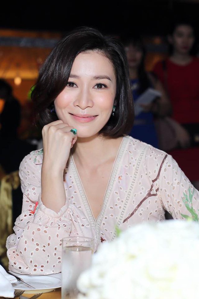 Bước sang tuổi 43, mỹ nhân TVB Xa Thi Mạn chẳng ngại khoe mặt mộc trắng hồng không tì vết - Ảnh 9.