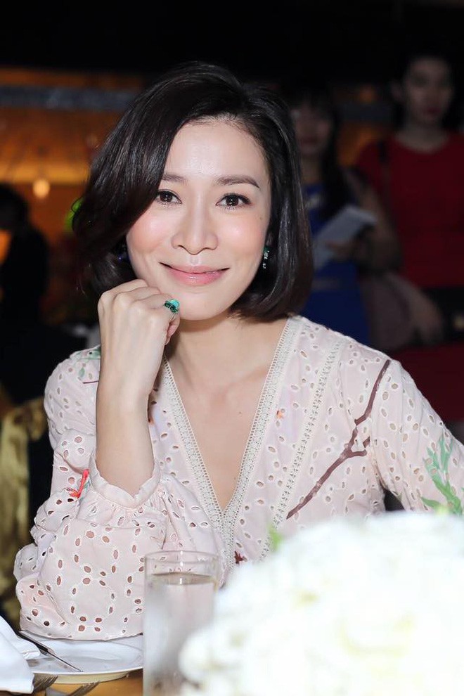 Bước sang tuổi 43, mỹ nh&acirc;n TVB Xa Thi Mạn chẳng ngại khoe mặt mộc trắng hồng kh&ocirc;ng t&igrave; vết - Ảnh 9.