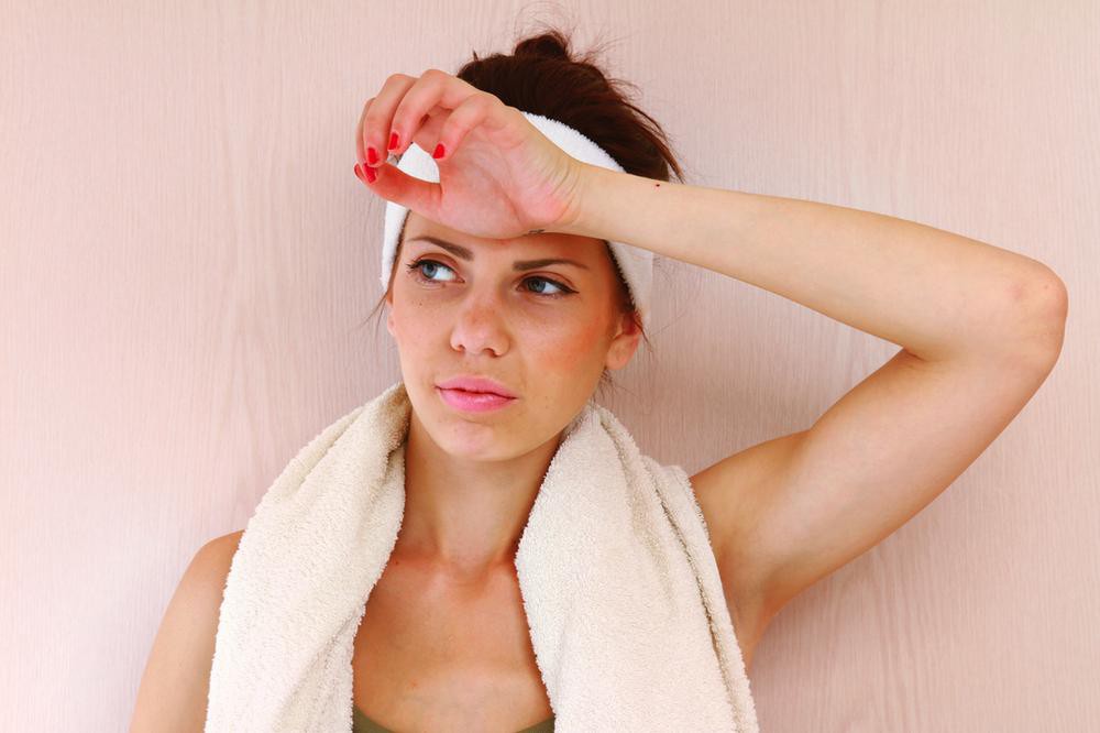 Không làm gì cũng đổ mồ hôi có thể ngầm báo cho bạn nhiều vấn đề về sức khỏe - Ảnh 4. Không làm gì cũng đổ mồ hôi có thể ngầm báo cho bạn nhiều vấn đề về sức khỏe - Ảnh 4.