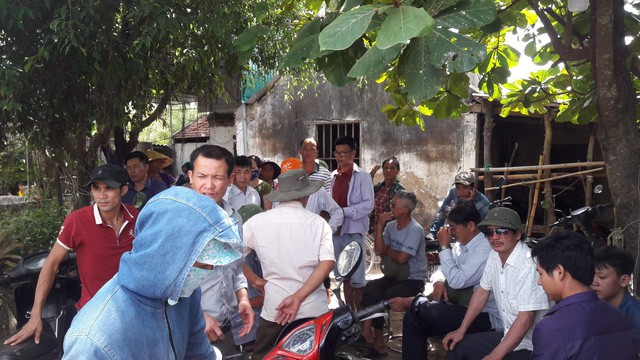 Vụ lật xe tải chở hàng chục công nhân Việt ở Lào: Nước mắt nơi quê nghèo - Ảnh 2.