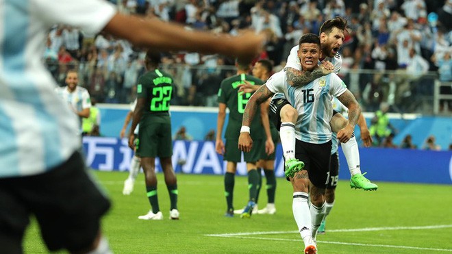 Rojo: Phút 76 bị cả Argentina nguyền rủa, phút 86 thay Messi đóng vai anh hùng dân tộc - Ảnh 2.