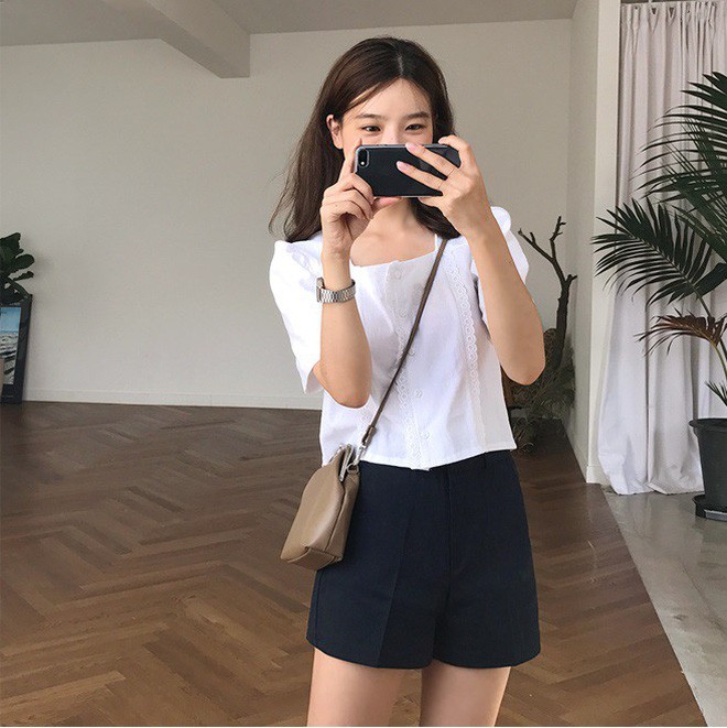 Quần shorts vải nhẹ tênh nhìn đơn giản mà diện được đủ kiểu, từ trẻ trung năng động đến bánh bèo điệu đà - Ảnh 9.