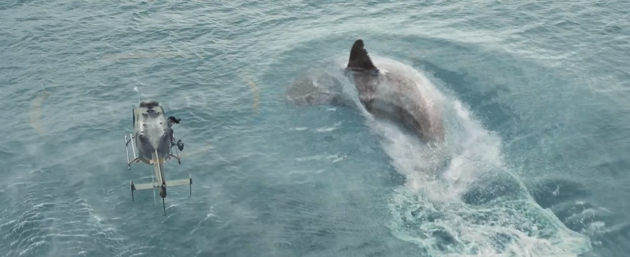 Lý Băng Băng suýt bị mực khổng lồ nghiền nát dưới đáy biển trong The Meg - Ảnh 6. Lý Băng Băng suýt bị mực khổng lồ nghiền nát dưới đáy biển trong The Meg - Ảnh 6.