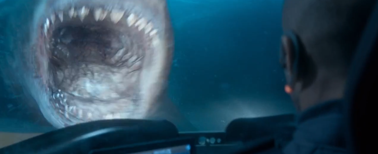 Lý Băng Băng suýt bị mực khổng lồ nghiền nát dưới đáy biển trong The Meg - Ảnh 7. Lý Băng Băng suýt bị mực khổng lồ nghiền nát dưới đáy biển trong The Meg - Ảnh 7.