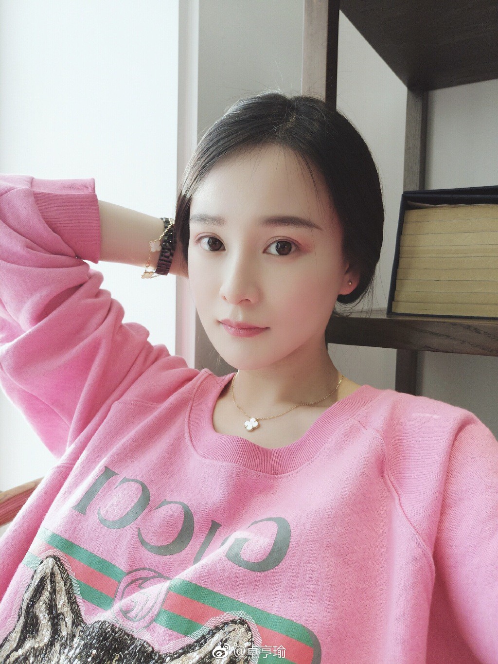 Bản sao Dương Mịch hạ sinh quý tử đầu lòng: Bầu bí tăng cân vẫn xinh không kém minh tinh hạng A - Ảnh 4.