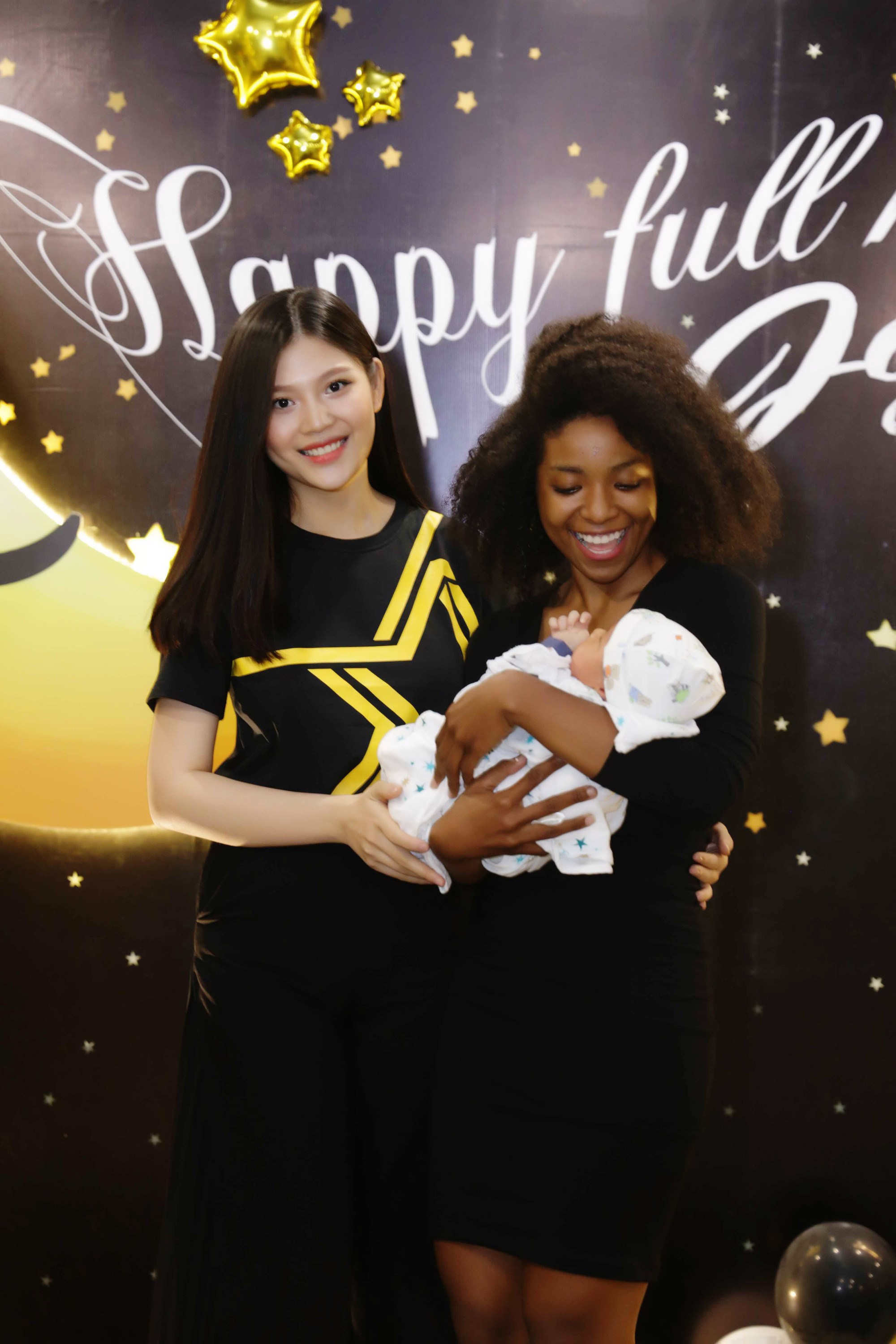 Chúng Huyền Thanh - Jay Quân tổ chức tiệc đầy tháng con trai đầu lòng - Ảnh 11.