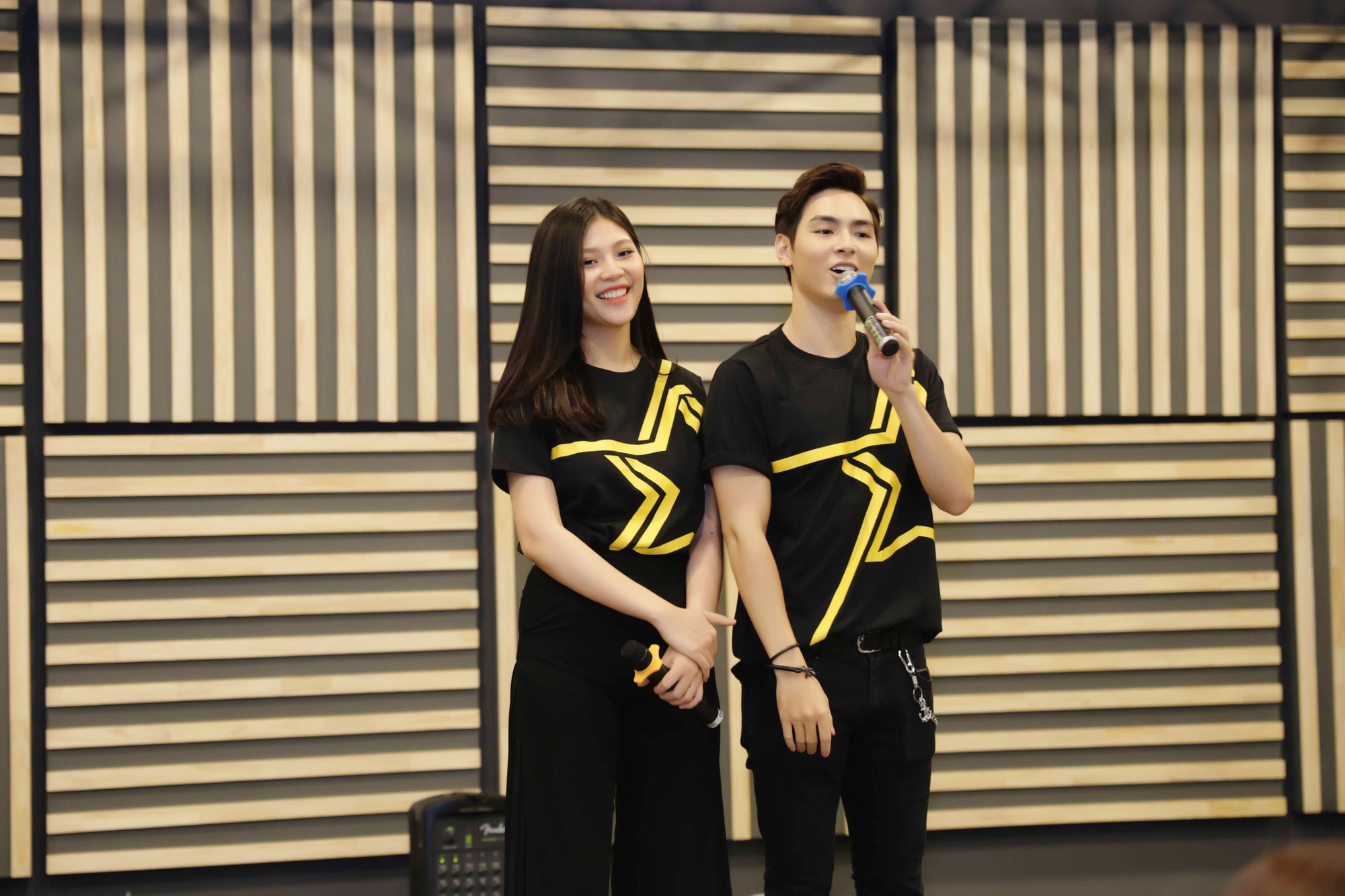 Chúng Huyền Thanh - Jay Quân tổ chức tiệc đầy tháng con trai đầu lòng - Ảnh 6.